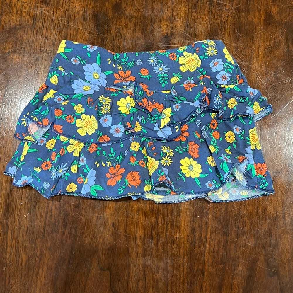 Skorts, size (5-6), used, good condition